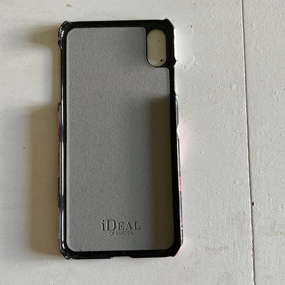 iPhone Antique Roses XS Max case - Picture 2 of 3